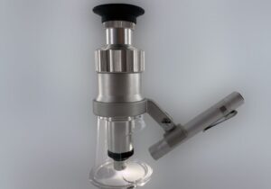 Portable measuring microscope